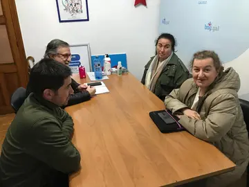 David Carro e Xurxo Couto con representantes da comunidade educativa do CPI Cruz do Sar