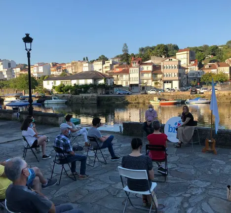 Imaxe do encontro con N&eacute;stor Rego en Betanzos