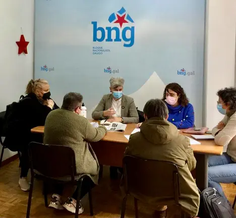 Reuni&oacute;n con representantes das plataformas o pasado luns